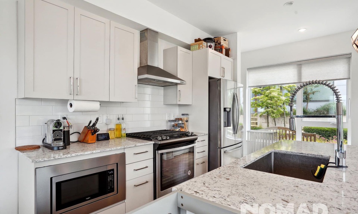 South Beacon Hill House | Bright Views Seattle Urban Getaway