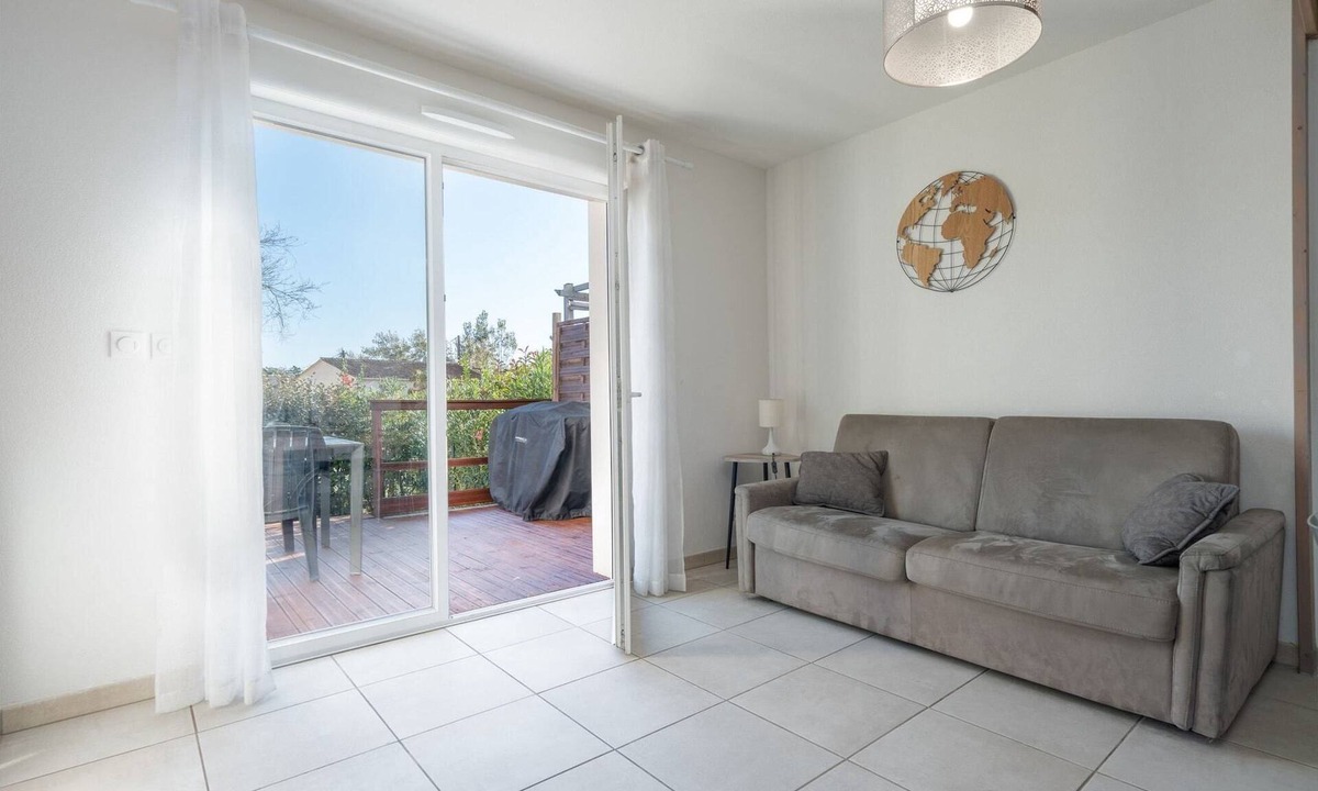 Serignan Villa | Bright Villa Steps from the Sea