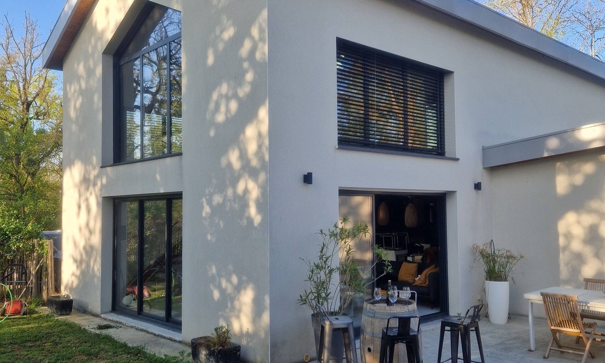 Gragnague House | Bright villa+ studio