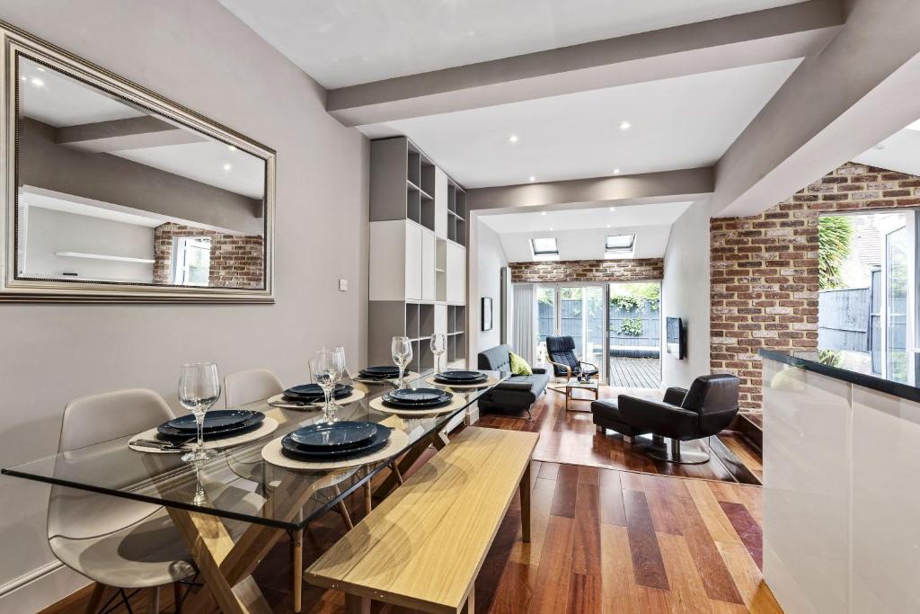 Kilburn Apartment | Bright West Hampstead Apartment