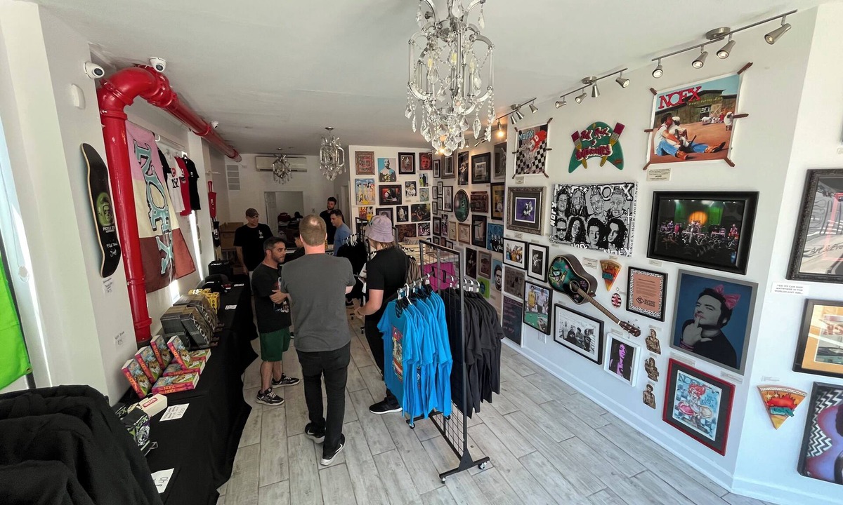 Clinton Hill Apartment | Bright white space for events, ceremonies, celebrations, classes, and more!