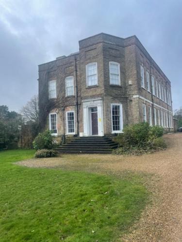 Robertsbridge House | Brightling Park