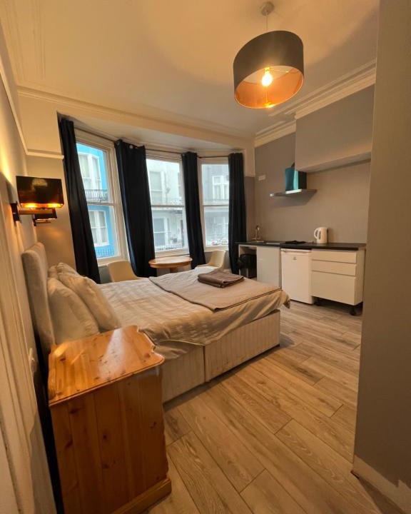 Kemptown Apartment | Brighton Studio Room newly refurbished