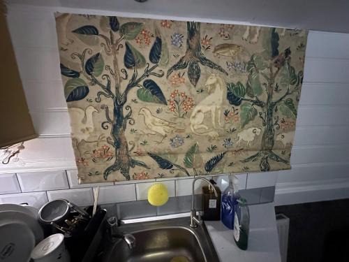 Runnymede Boat Rental | BrightOwl Waterside Narrowboat Cottage Experience