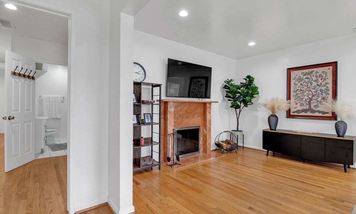 Alhambra House | Brilliant 5-bedroom single level house in charming Alhambra