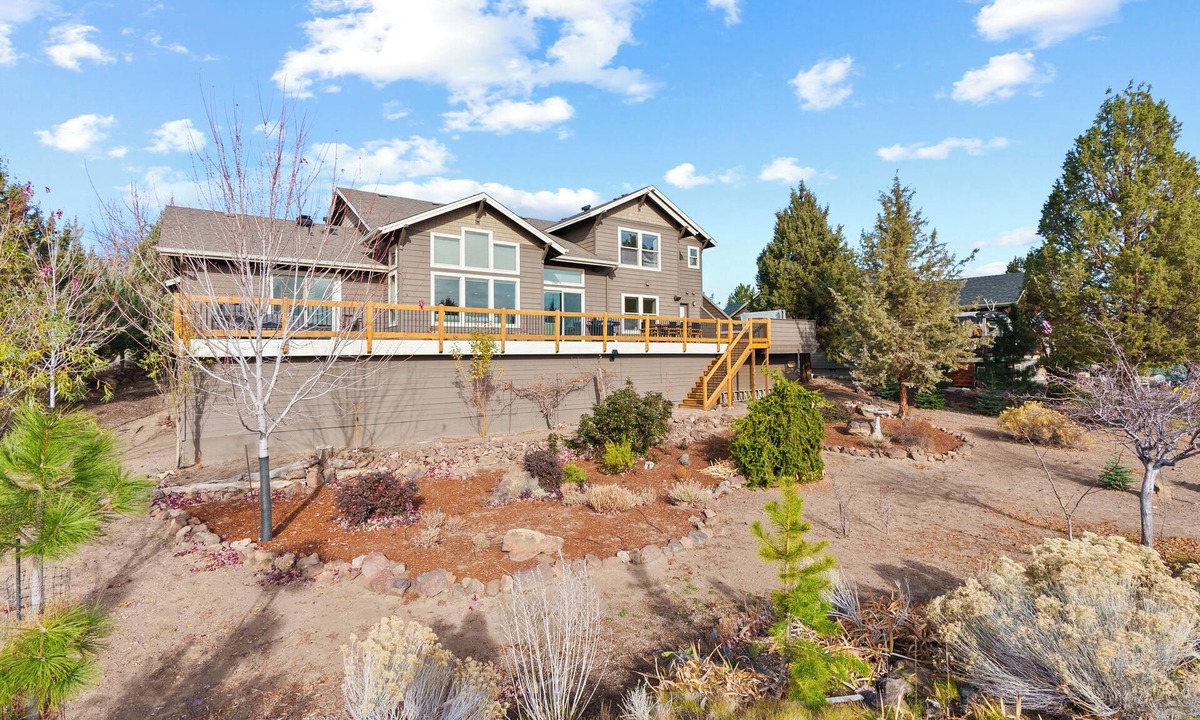 Redmond House | Bring a golf 4-some, family or couples. 4 private bed/baths- sleeps 10