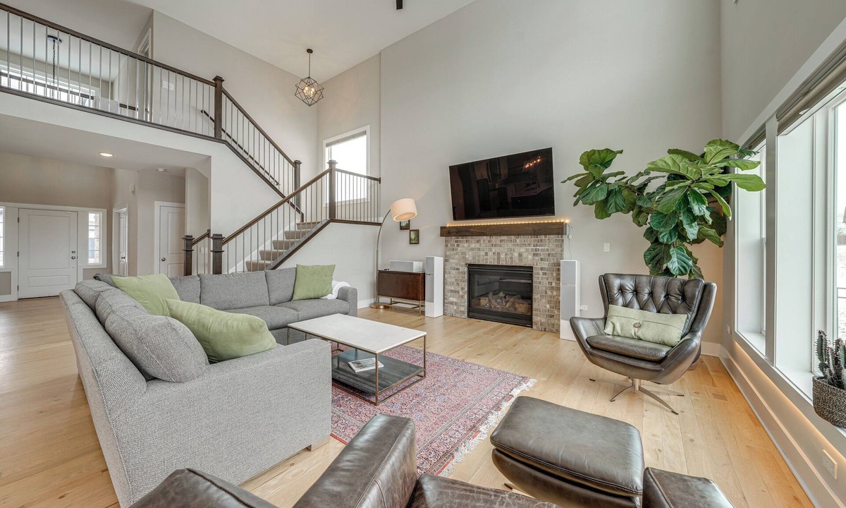Plainfield House | Bring the Family! Suburban Gem in Plainfield