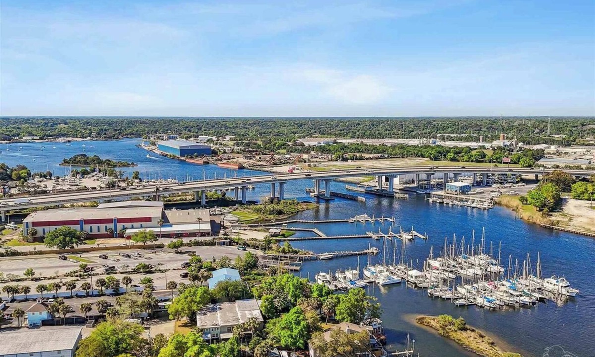 Warrington House | Bring the pup & boat! Historic 2 bedroom, 2.5 bath waterfront town-home w/dock.