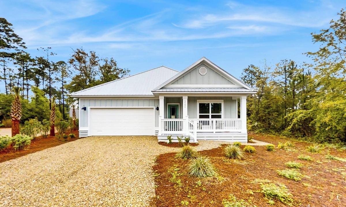Carrabelle House | Bring Your Pets, Walk to Beach! St Teresa Haven