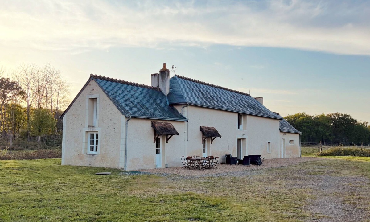 Saint-Etienne-de-Chigny House | Briquelou Maison Rénovée Dans un Domaine Forestier Privé. Tranquillité Assurée