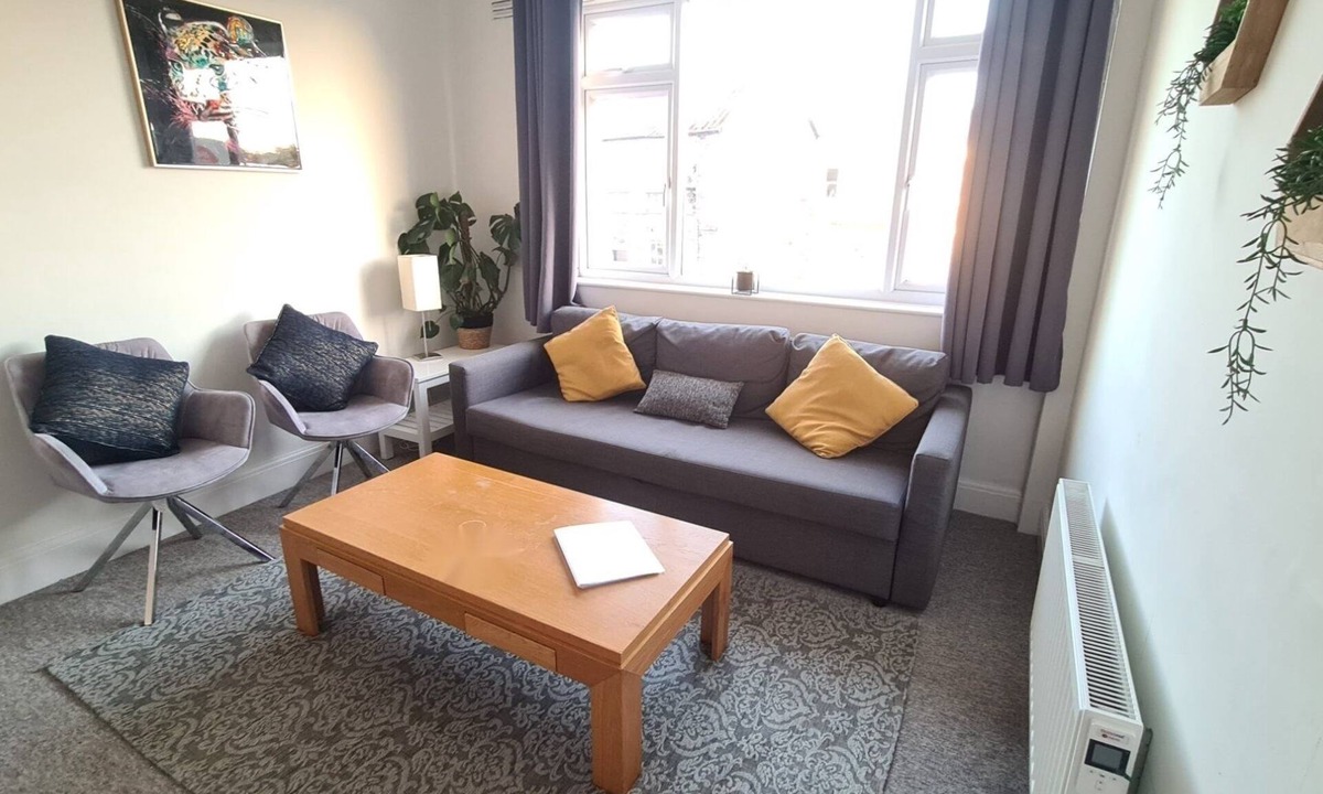 Staple Hill Apartment | Bristol 3-Bedroom Flat-FreeParking & Wifi, Sleeps7