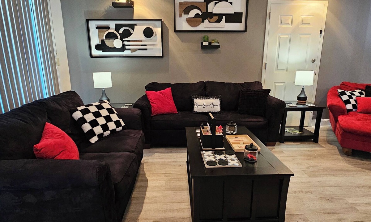 Bluff City Condo | Bristol Speedway Condo- Centrally located Hard Rock Casino, Downtown, Speedway