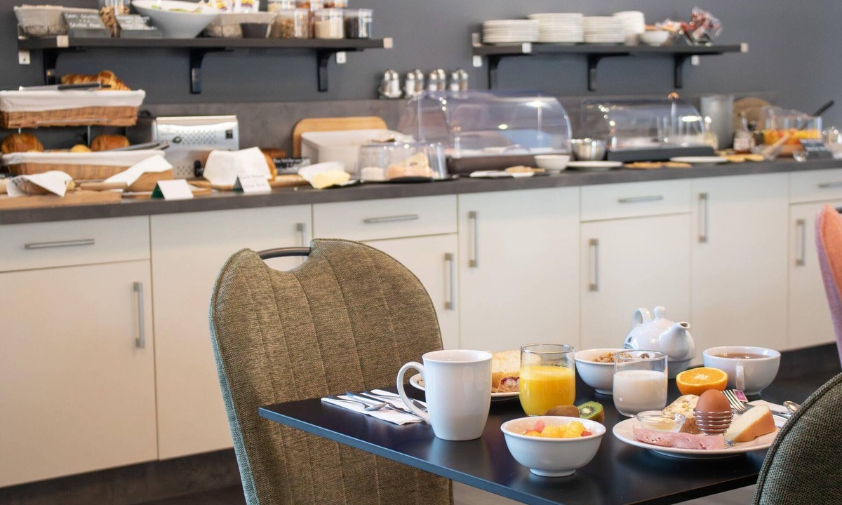Bressuire Hotel | Brit Hotel Bressuire (formerly Plume Hotel)