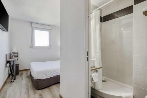Clermont-l'Herault Hotel | Brit Hotel Clermont-lʼHérault