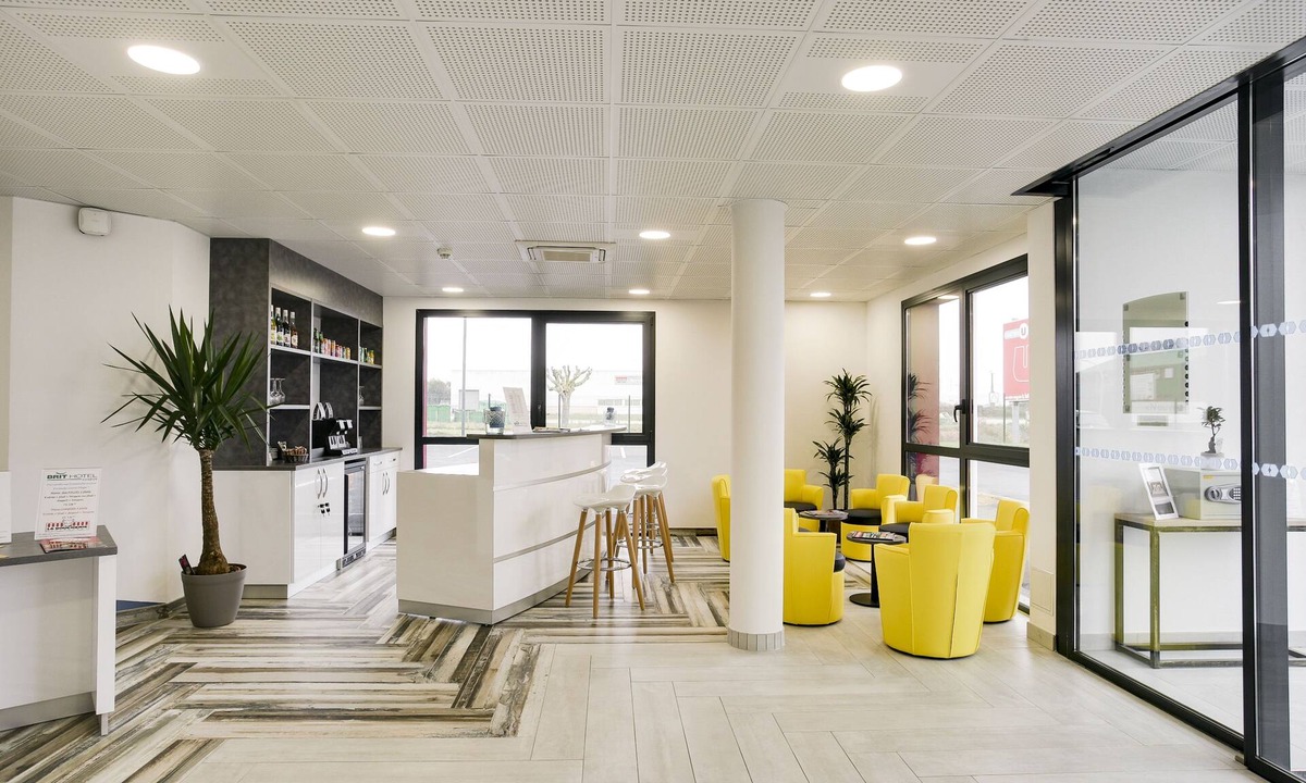 Loches Hotel | Brit Hotel Confort Loches