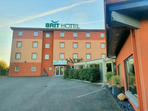 Montauban Hotel | Brit Hotel Confort Montauban