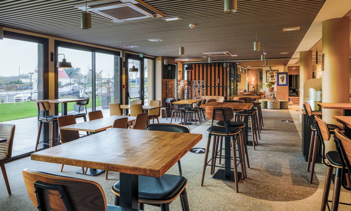 Ploermel Hotel | Brit Hotel - Hotel de l'Hippodrome