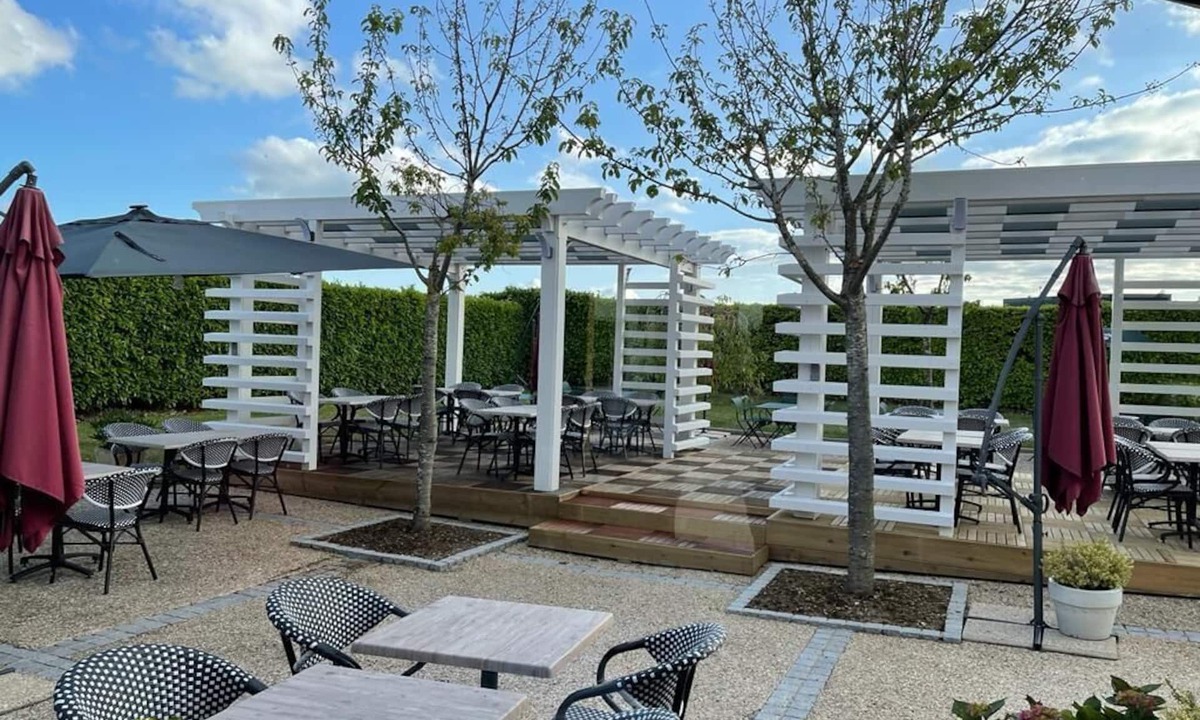 Evreux Hotel | Brit Hotel La Bonne Etape