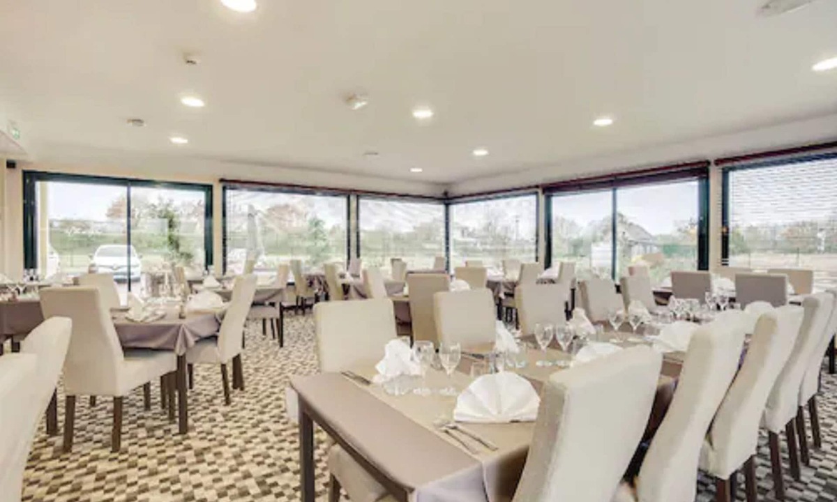 Lessay Hotel | Brit Hotel La Cote Des Havres