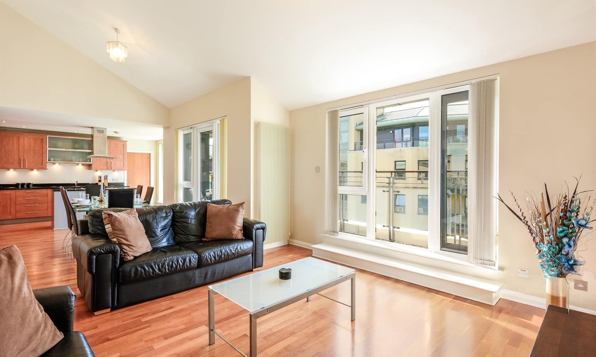 Newhaven Apartment | Britannia Penthouse