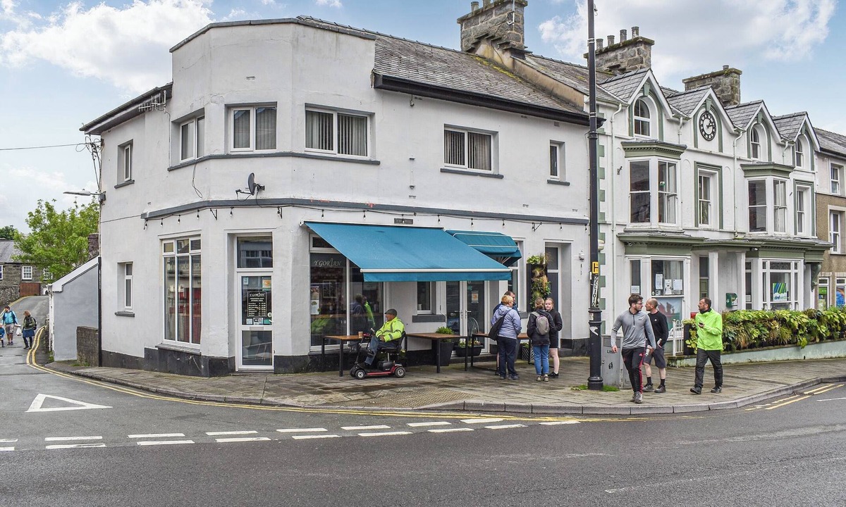 Rhiwbryfdir Cottage | Britannic Chambers Apartment