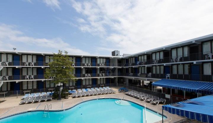 Wildwood Hotel | Brittany Motel
