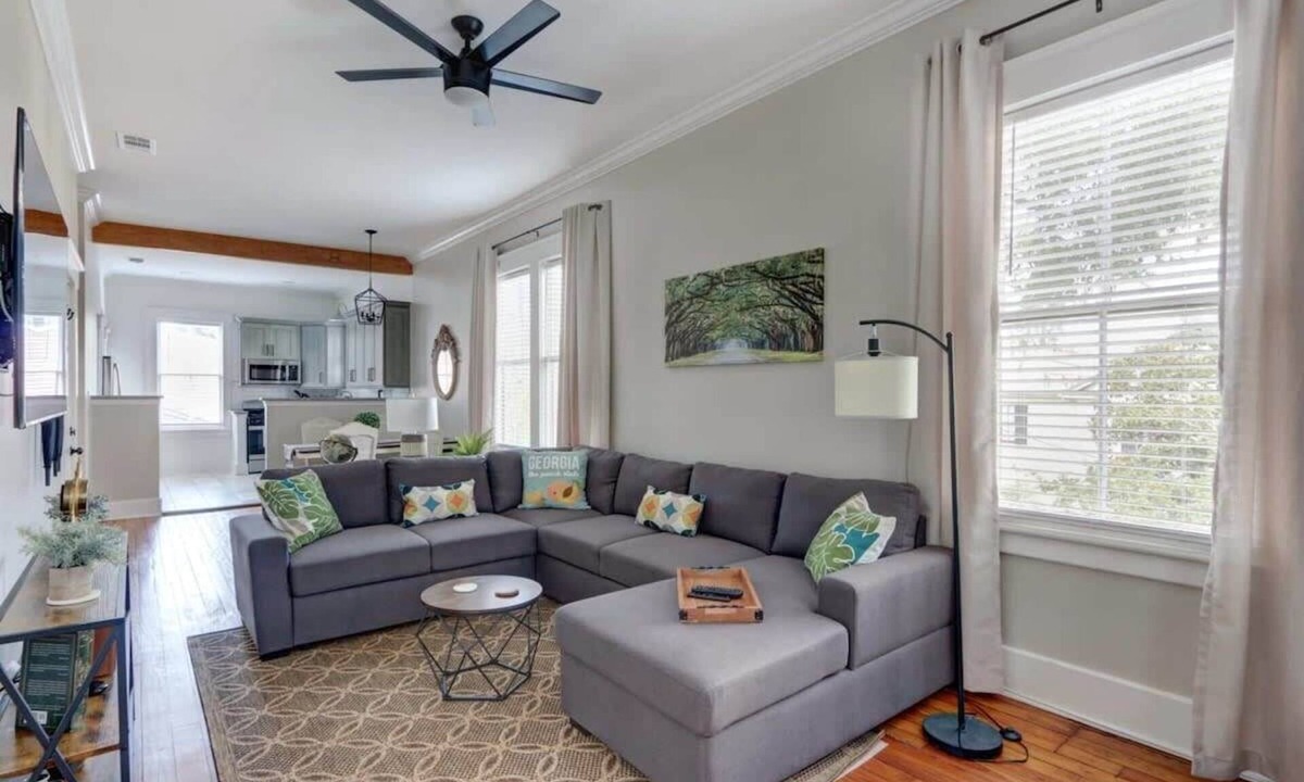 Historic District - North Apartment | Broad Flat, Modern | Relaxing | Walk to Everything