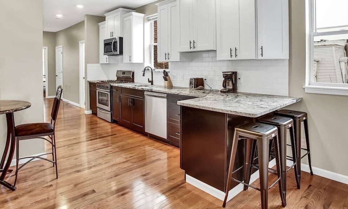 Newbold Apartment | Broad Street Beauty Modern 2BR**