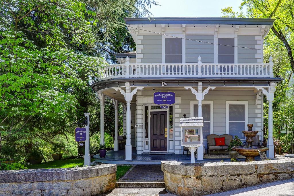 Nevada City Hotel | Broad Street Inn