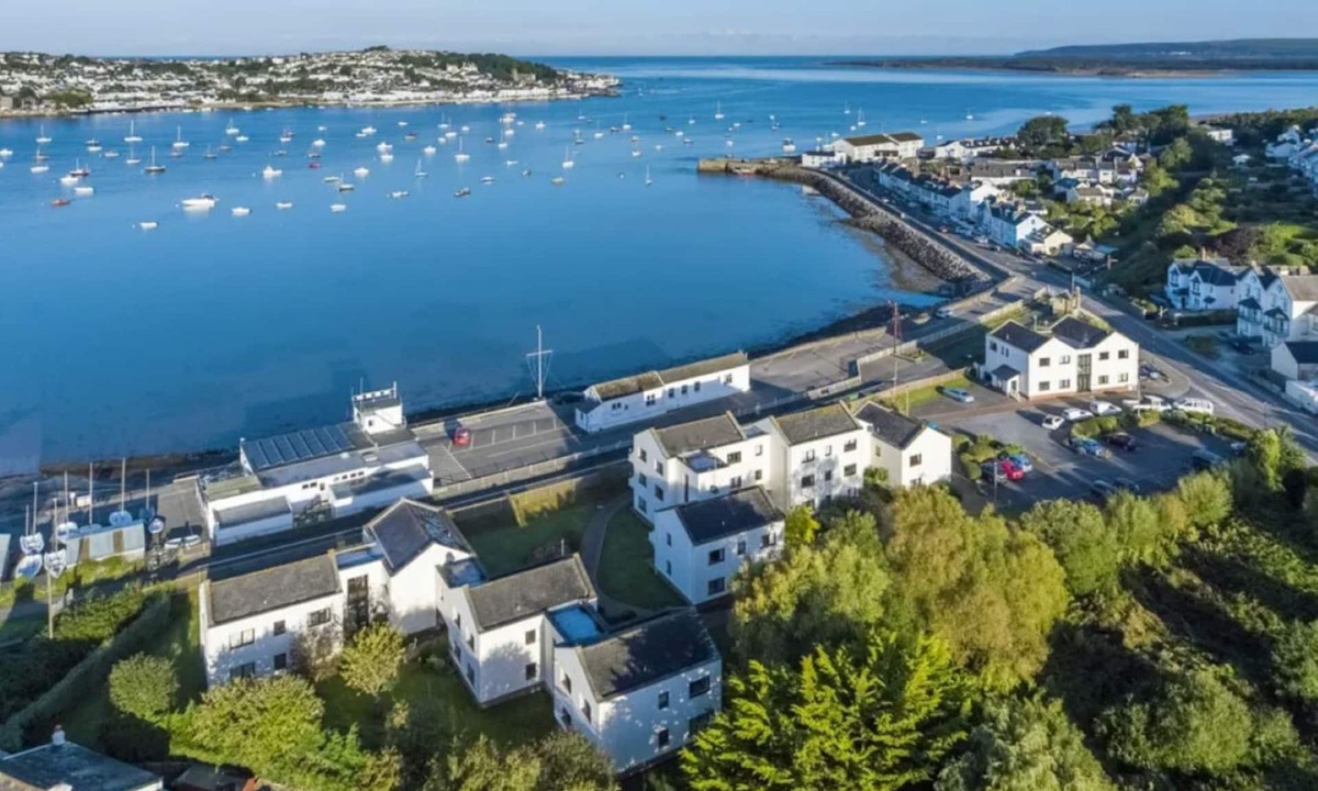 Instow Apartment | Broadwaters - 2 bed waterfront apartment in Instow