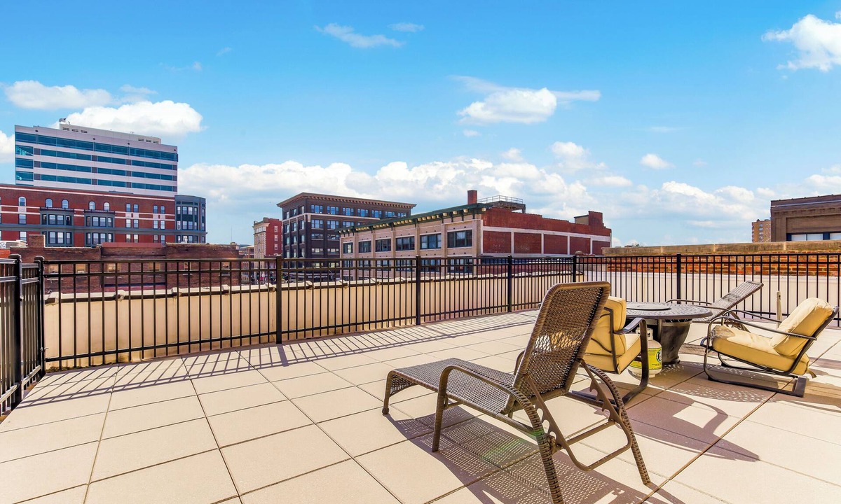Downtown Kansas City Condo | Broadway by Stylish Stays