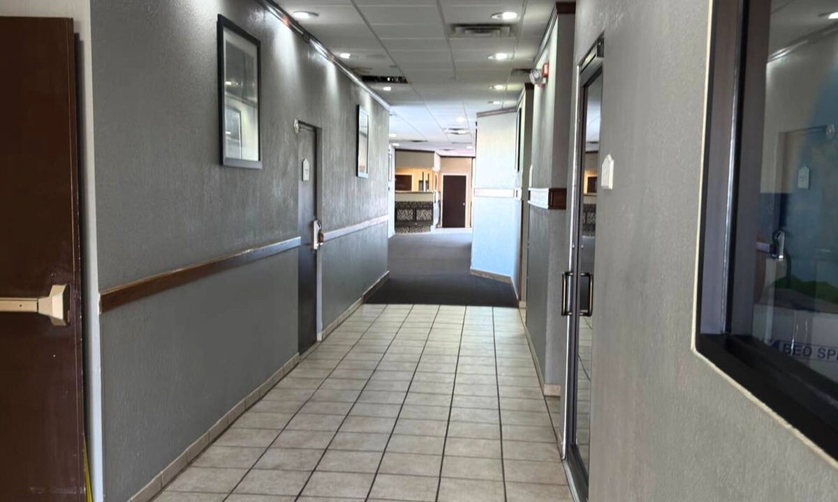 Oklahoma City Hotel | Broadway Inn & Suites OKC