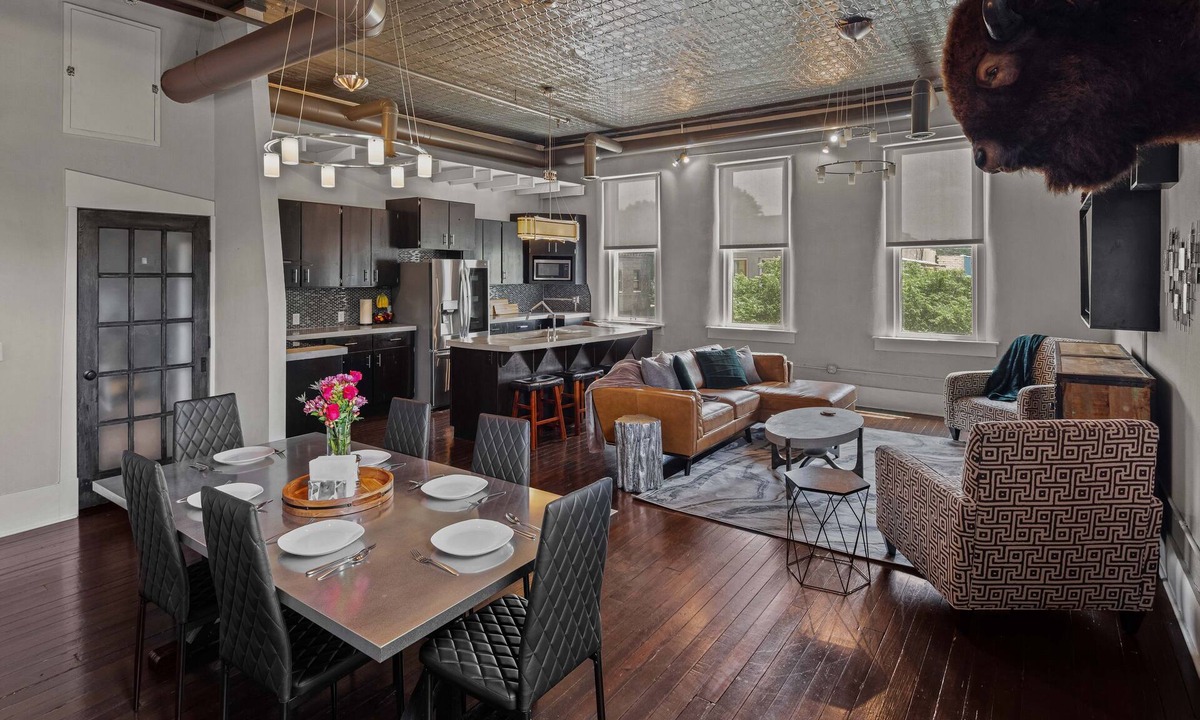 Siloam Springs Apartment | Broadway Luxe Loft