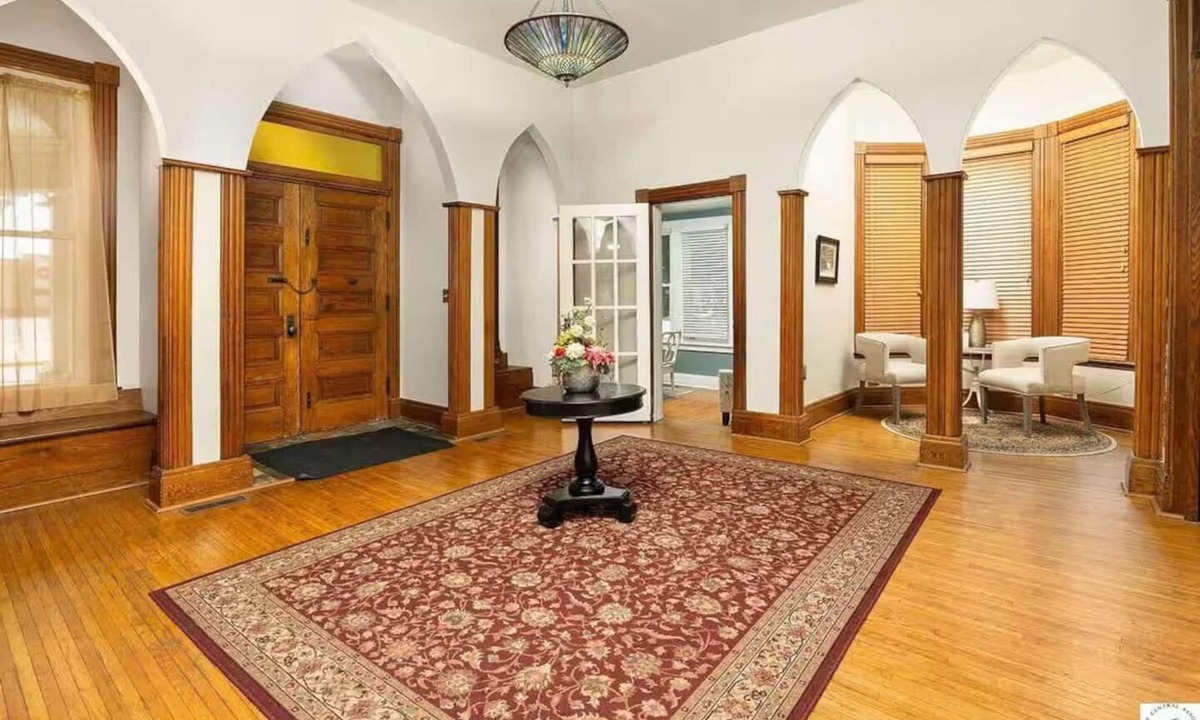 Sedalia House | Broadway Place "Stay in History"