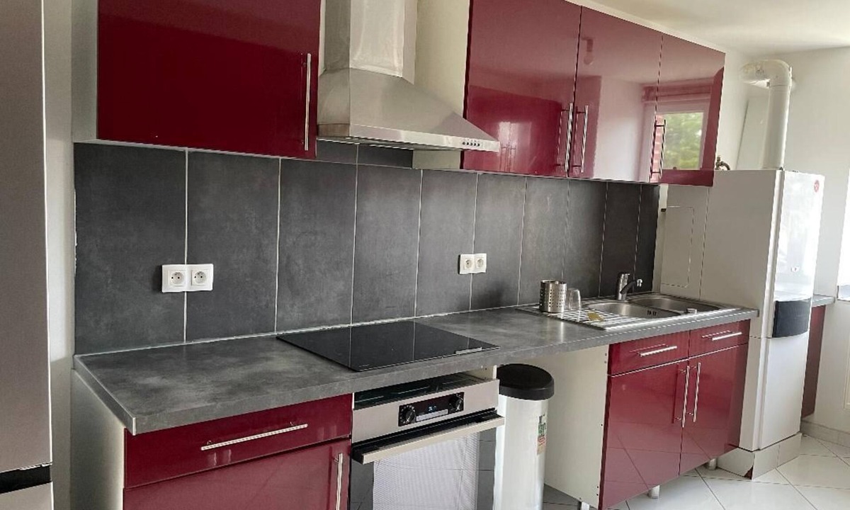 Conde-sur-lʼEscaut House | Bromelia 80