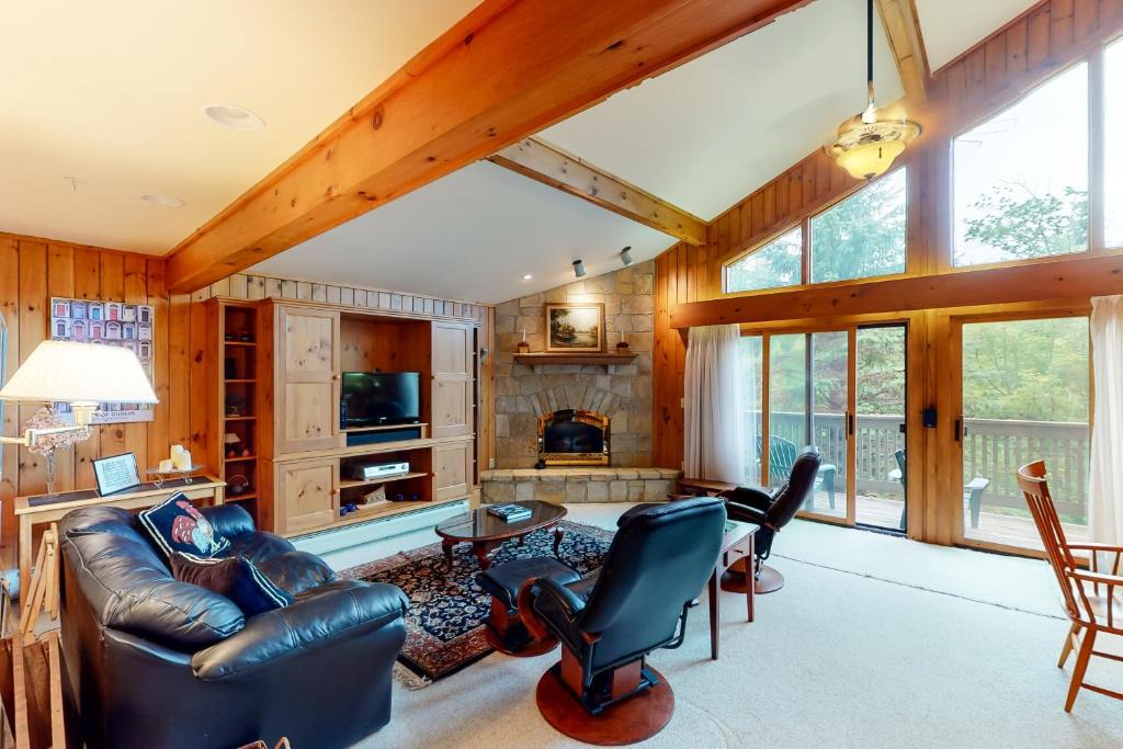 Bromley Mountain Apartment | Bromley Mountain Condo CD2