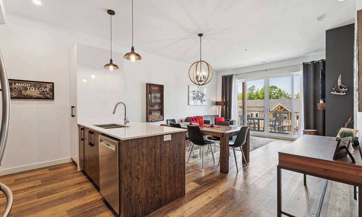 Bromont Condo | ⛰️ Bromont Mountain Living |31+ Nights | Turnkey 2BR Condo | Underground Parking