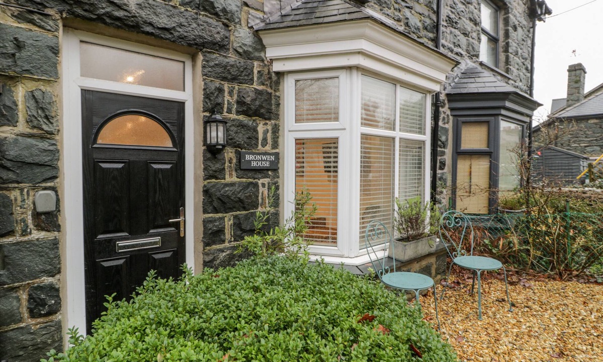 Llanbedr Cottage | Bronwen House