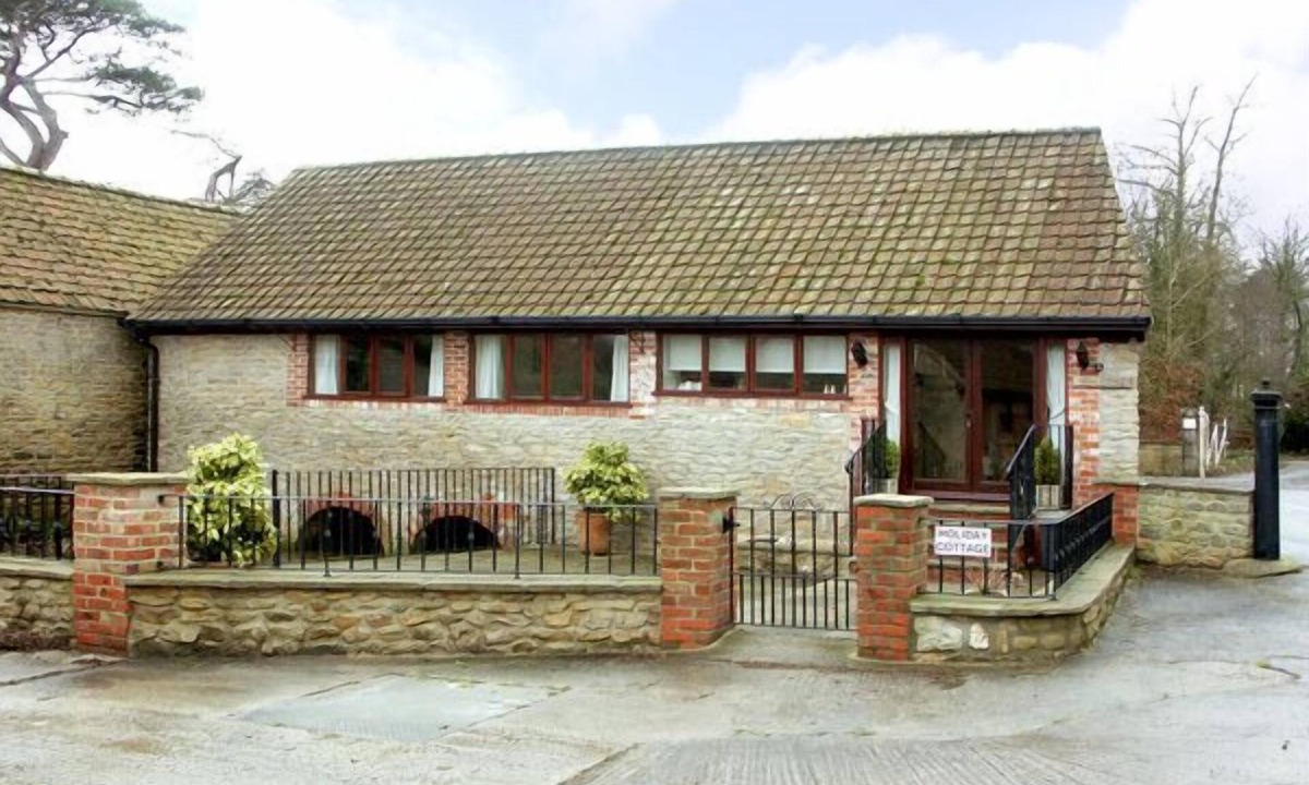 Gillingham Cottage | Brook Cottage