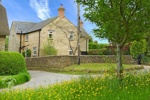 Brackley Bed & Breakfast | Brook Farm Cottage