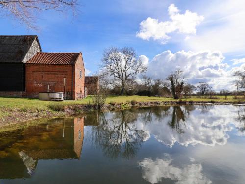 Harleston House | Brook Farm