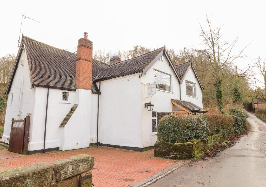 Eccleshall House | Brook House