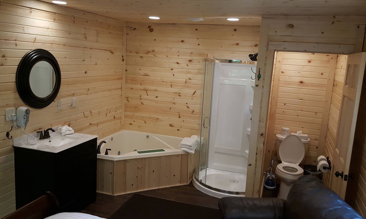 Syracuse Hotel | Brook Pointe Inn