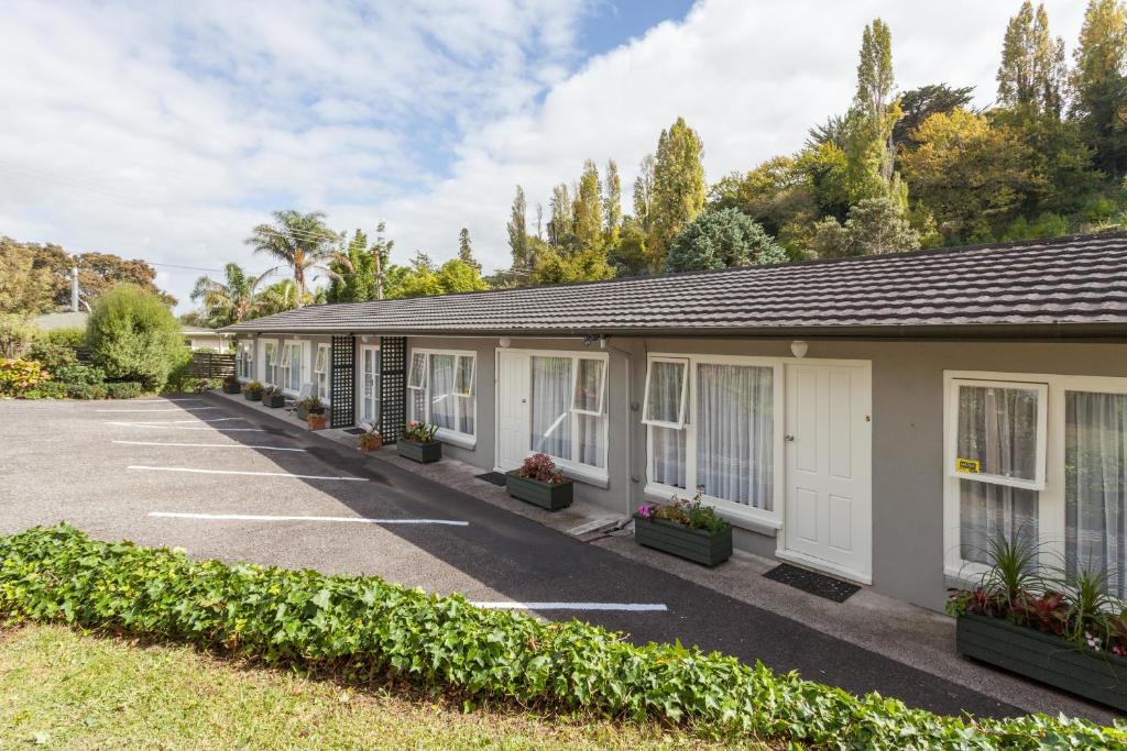 Thames Hotel | Brookby Motel