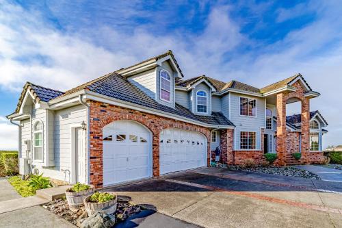Harbor House | Brookings Oceanfront Estate