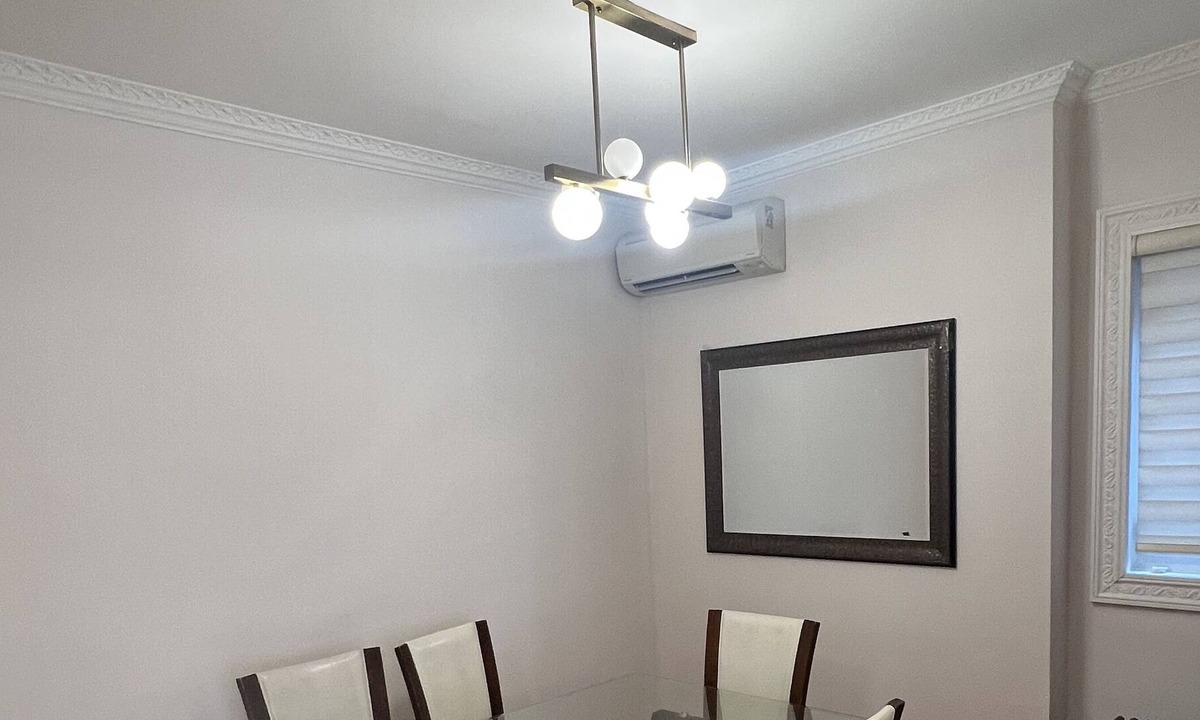 Midwood Apartment | Brooklyn Gem with back yard