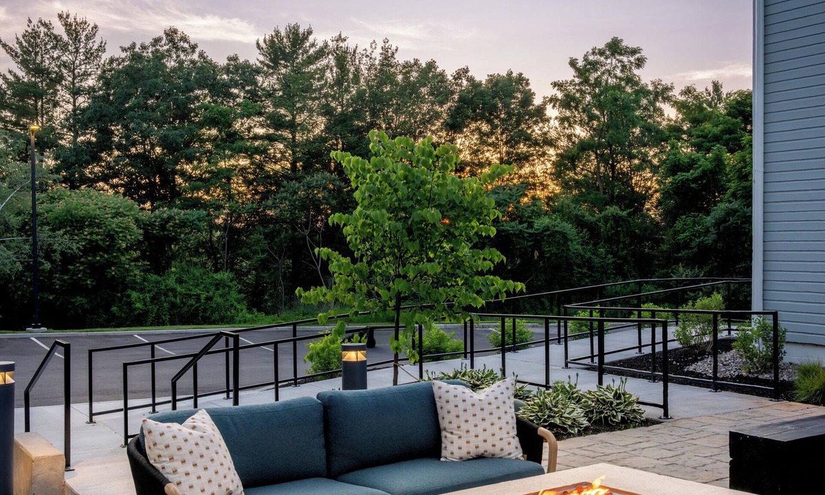 Saratoga Springs Hotel | Brookmere Saratoga, a Tribute Portfolio Hotel