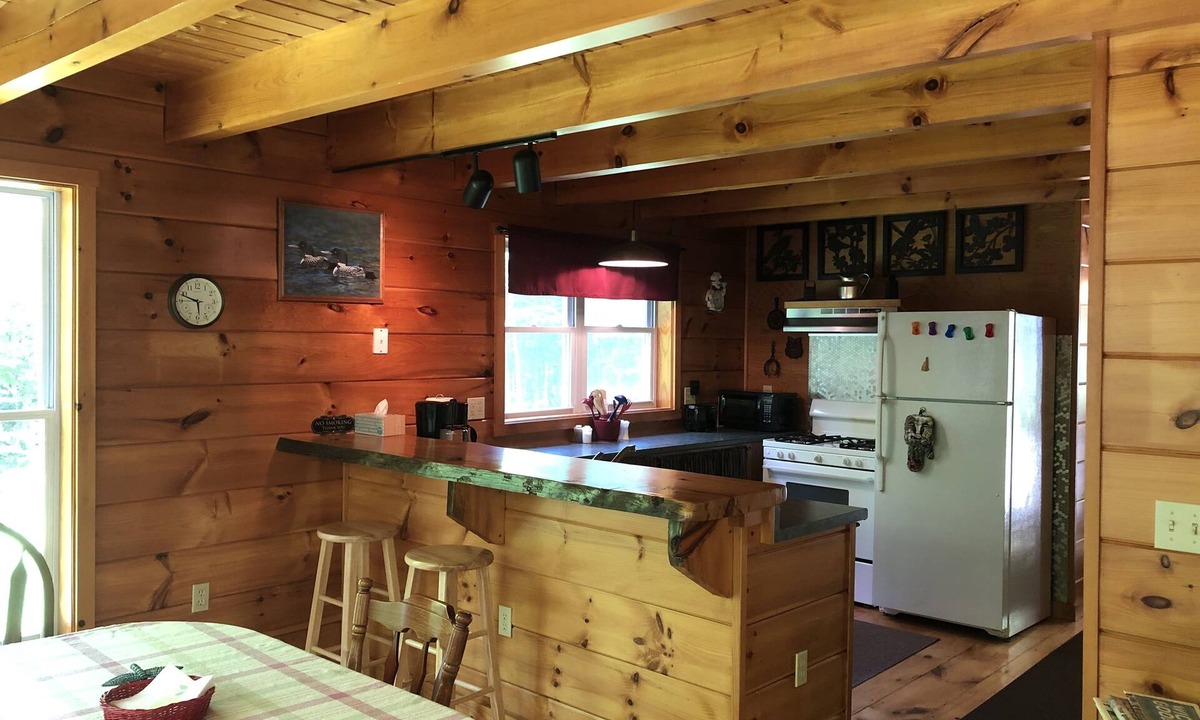 Errol House | Brookside Cabin - Hampshire Woods