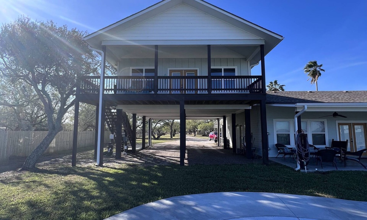 Riviera House | Brown's on the Bay