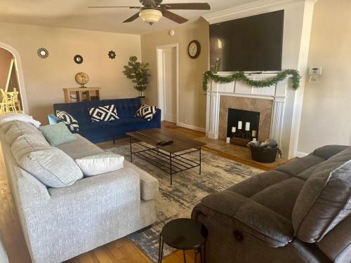 Tokio Apartment | Brownfield BlueBird House - 6 bedrooms